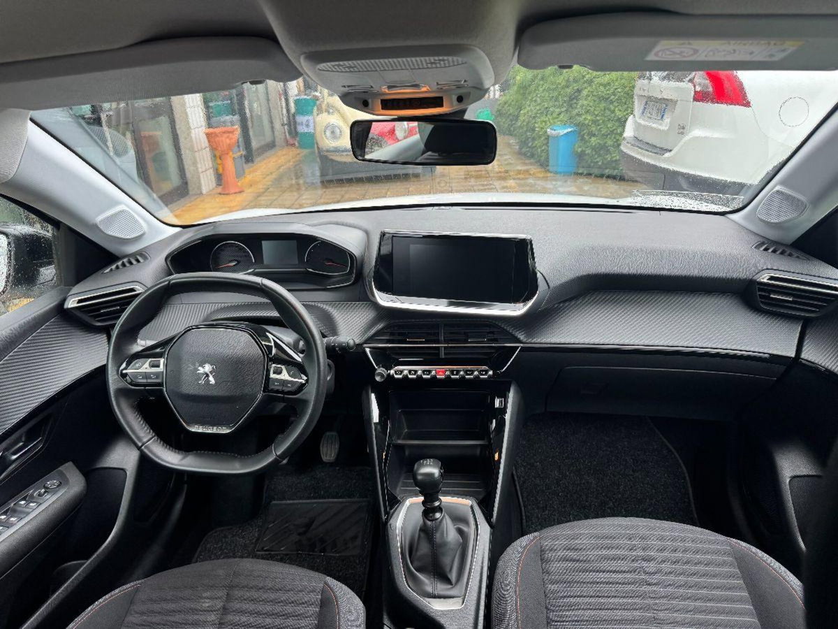Peugeot 208 BlueHDi 100 Stop&Start 5 porte GT (4)