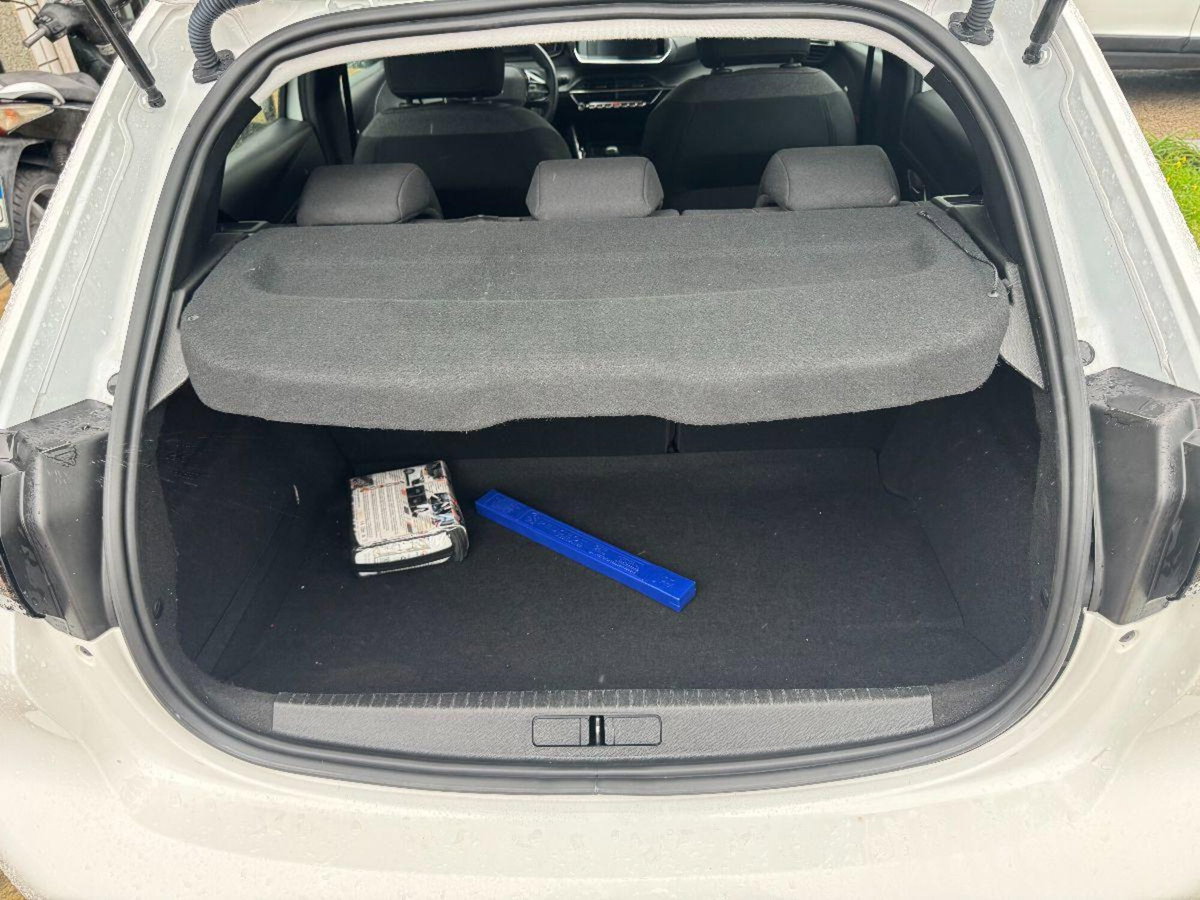 Peugeot 208 BlueHDi 100 Stop&Start 5 porte GT (7)