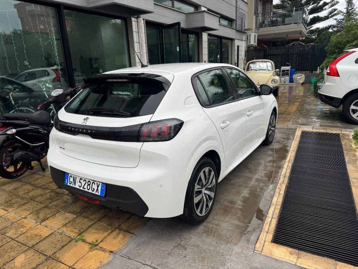 Peugeot 208 BlueHDi 100 Stop&Start 5 porte GT (8)