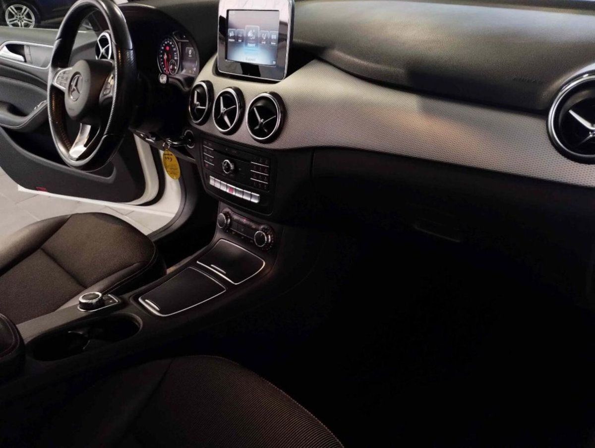 Mercedes-Benz Classe B 180 d Automatic Sport (10)
