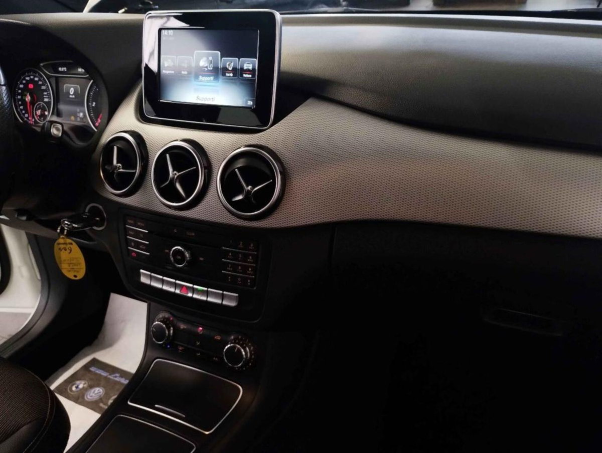 Mercedes-Benz Classe B 180 d Automatic Sport (11)