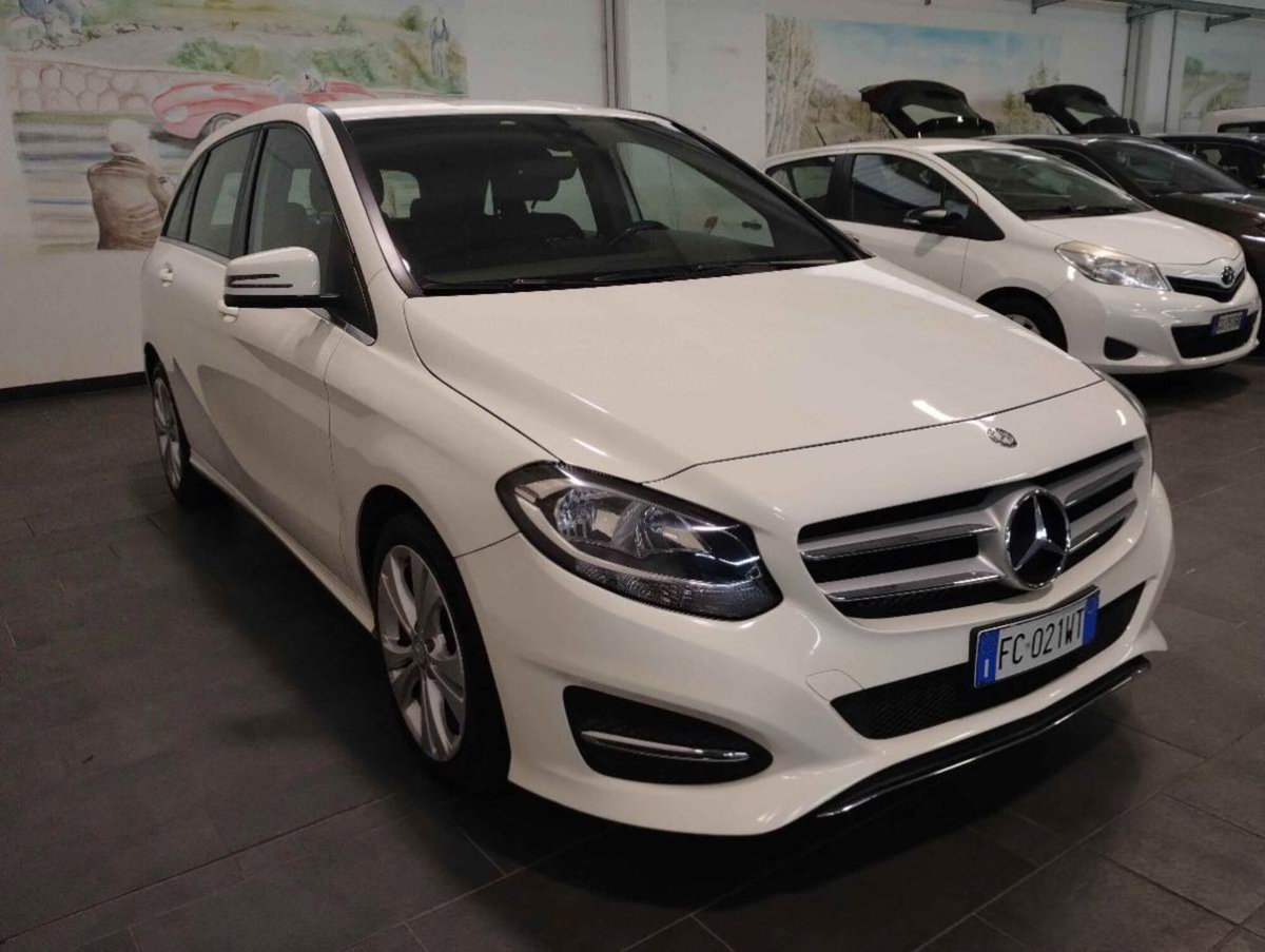 Mercedes-Benz Classe B 180 d Automatic Sport (2)