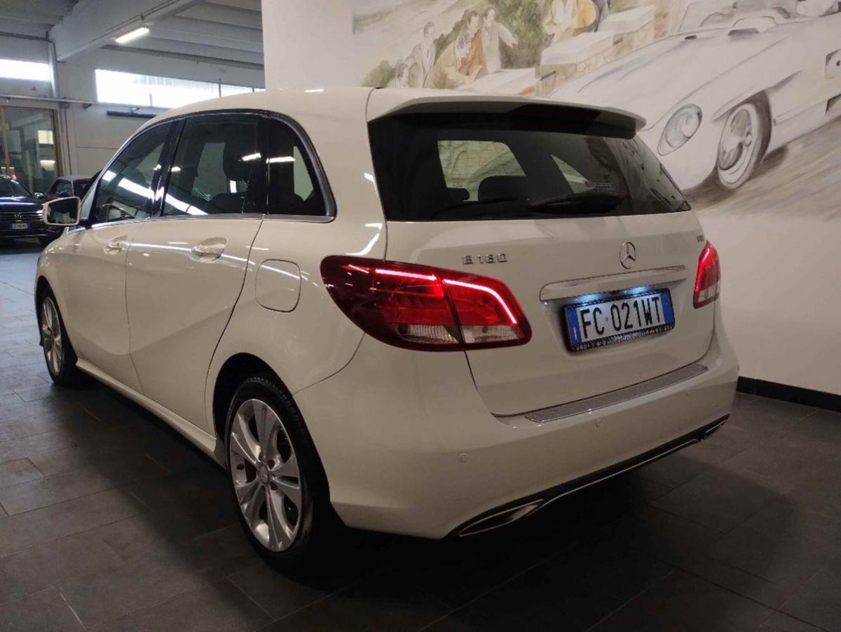 Mercedes-Benz Classe B 180 d Automatic Sport (3)