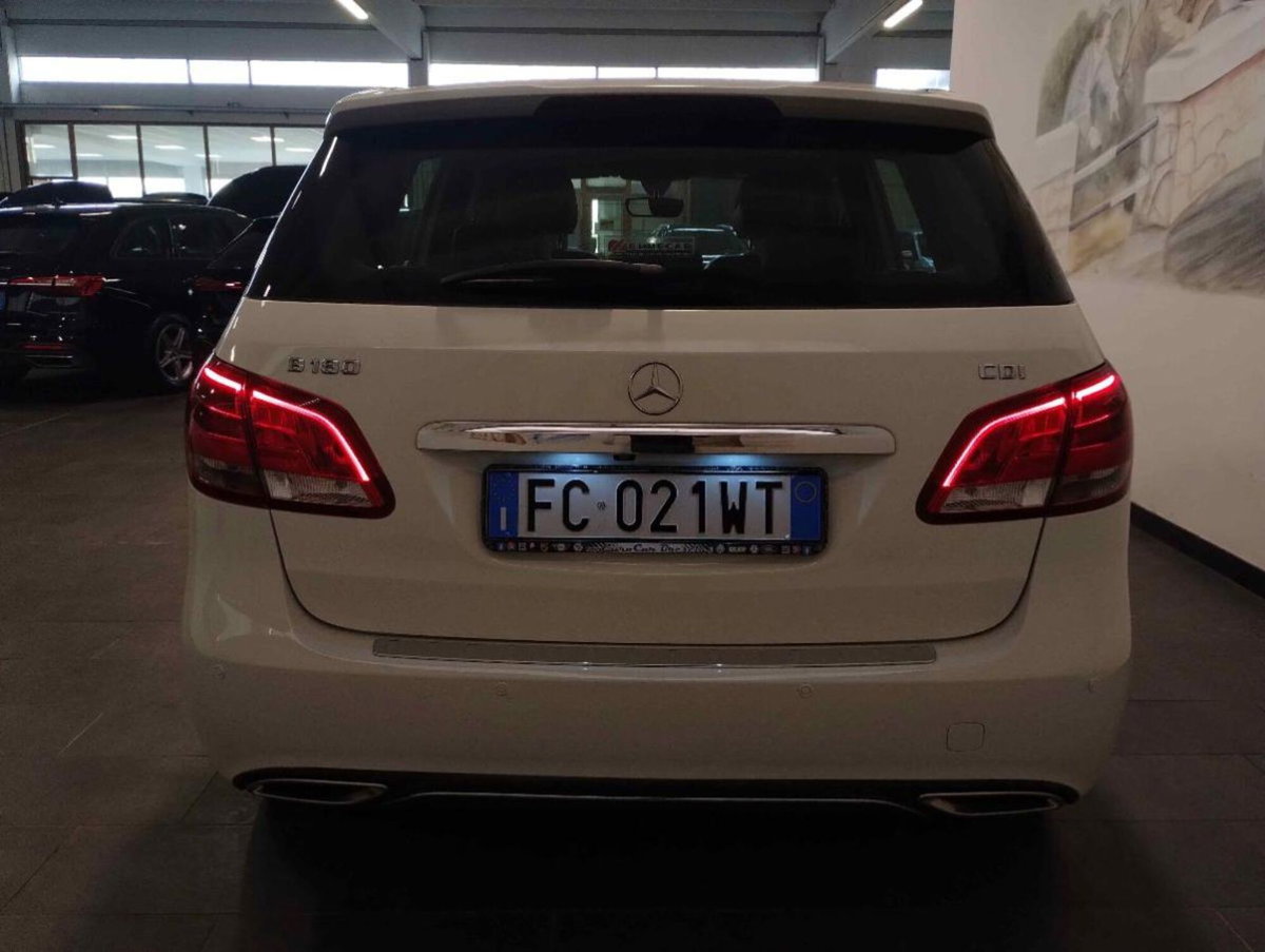 Mercedes-Benz Classe B 180 d Automatic Sport (4)