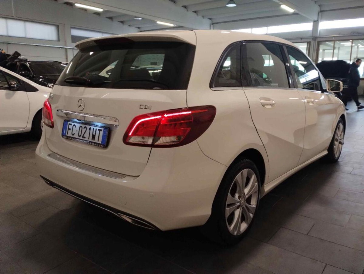 Mercedes-Benz Classe B 180 d Automatic Sport (5)