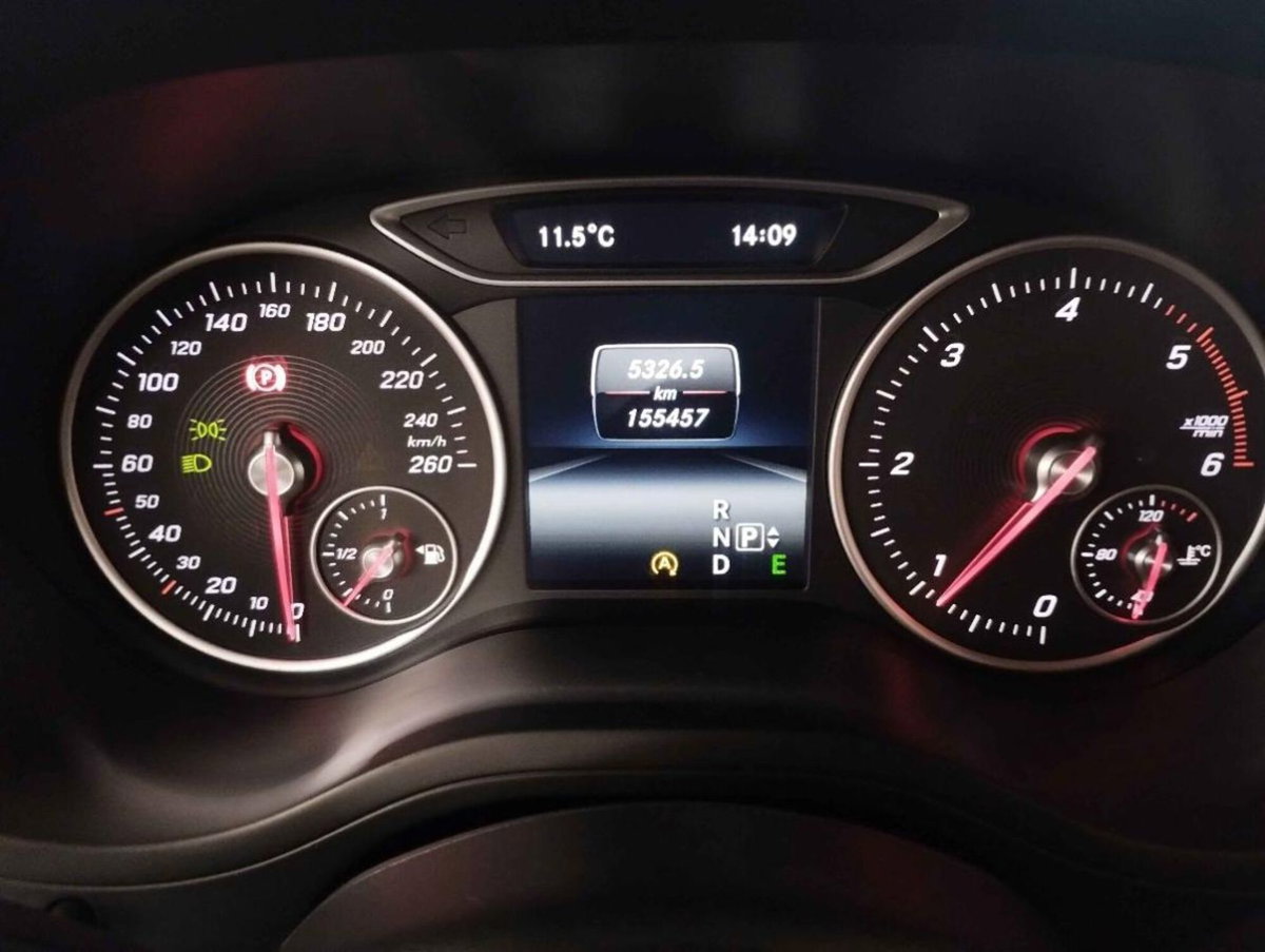Mercedes-Benz Classe B 180 d Automatic Sport (7)