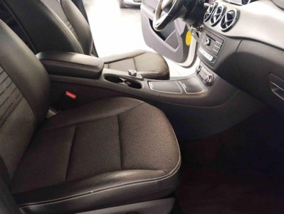 Mercedes-Benz Classe B 180 d Automatic Sport (9)