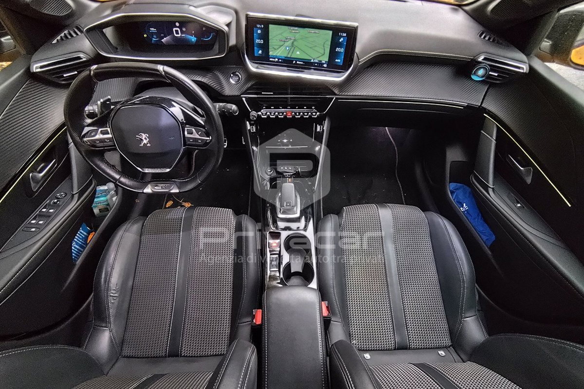 Peugeot 208 PureTech 100 Stop&Start EAT8 5 porte GT Line (10)