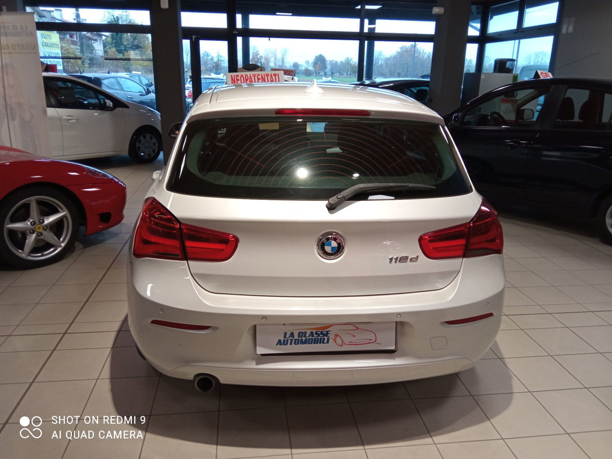 BMW Serie 1 116d 2.0 116CV cat 5 porte Attiva DPF (3)