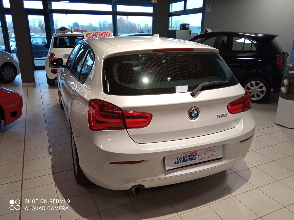 BMW Serie 1 116d 2.0 116CV cat 5 porte Attiva DPF (9)
