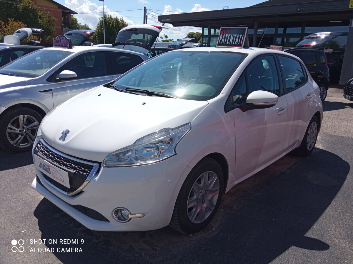 Peugeot 208 HDi 68 CV 5 porte Allure (4)