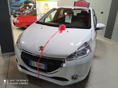 Peugeot 208 HDi 68 CV 5 porte Allure usata