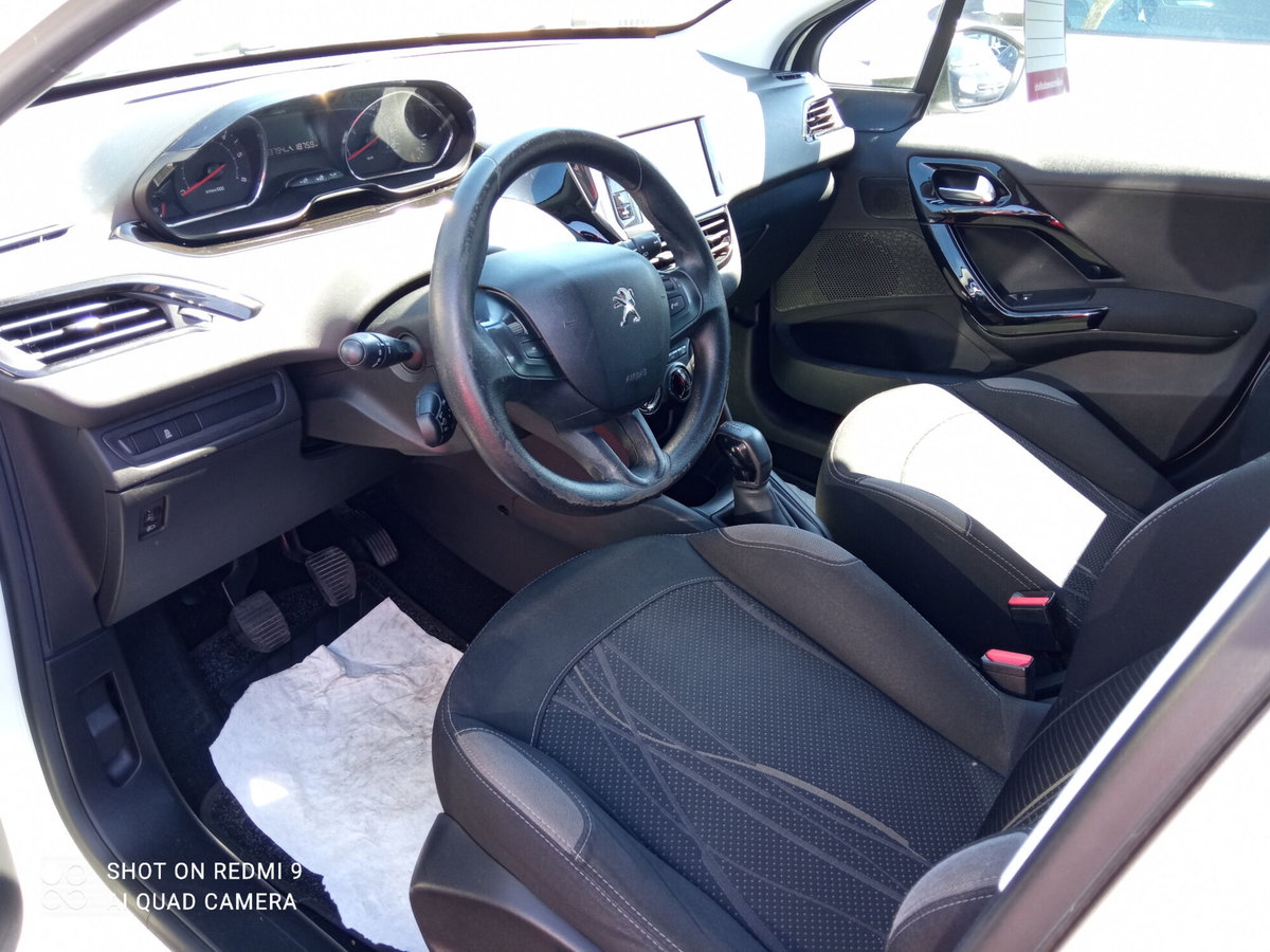Peugeot 208 HDi 68 CV 5 porte Allure (10)