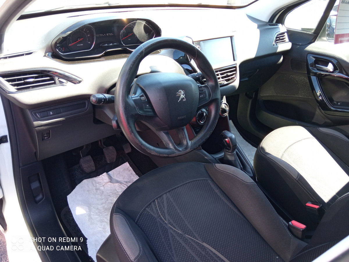 Peugeot 208 HDi 68 CV 5 porte Allure (11)