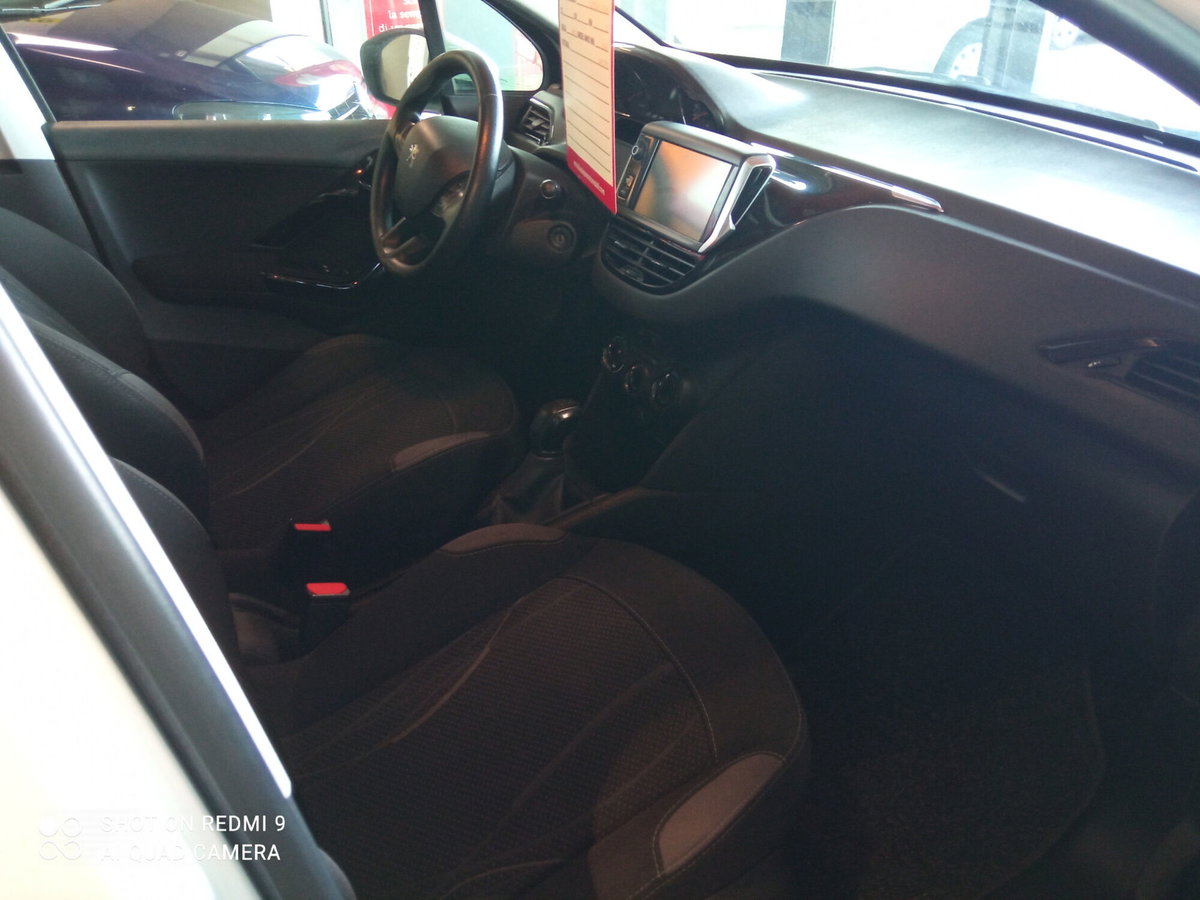 Peugeot 208 HDi 68 CV 5 porte Allure (14)