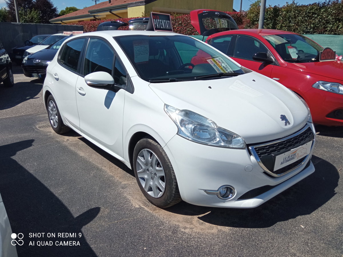 Peugeot 208 HDi 68 CV 5 porte Allure