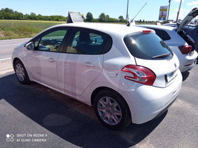 Peugeot 208 HDi 68 CV 5 porte Allure (4)