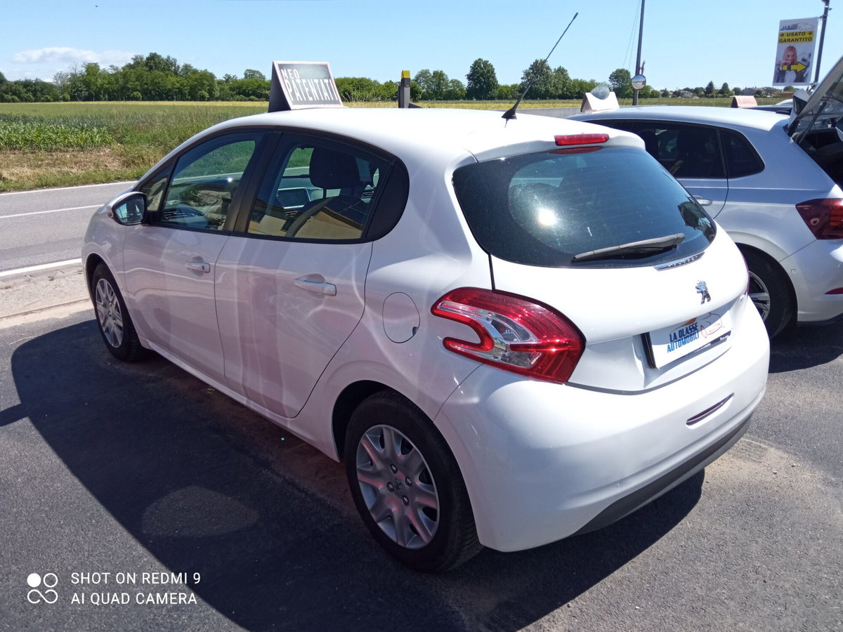 Peugeot 208 HDi 68 CV 5 porte Allure (7)