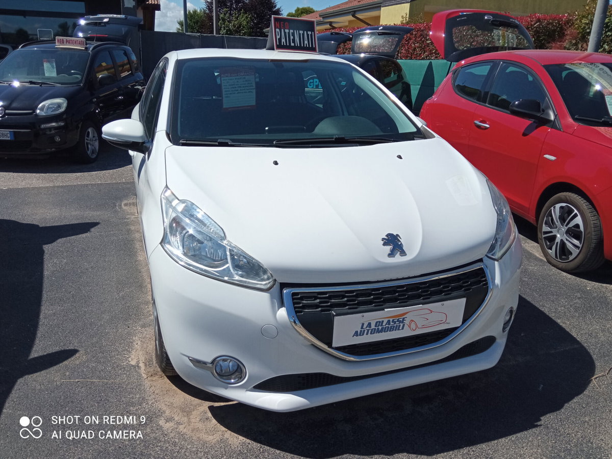 Peugeot 208 HDi 68 CV 5 porte Allure (8)