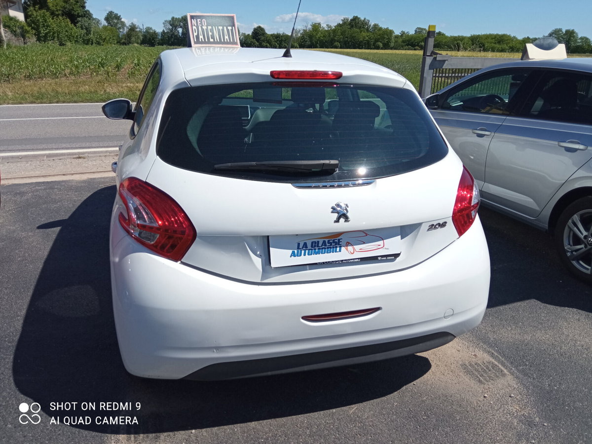 Peugeot 208 HDi 68 CV 5 porte Allure (9)