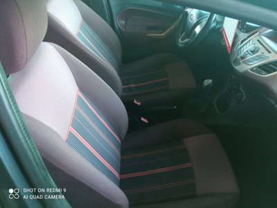 Ford Fiesta 1.4 TDCi 5p. Ghia (8)