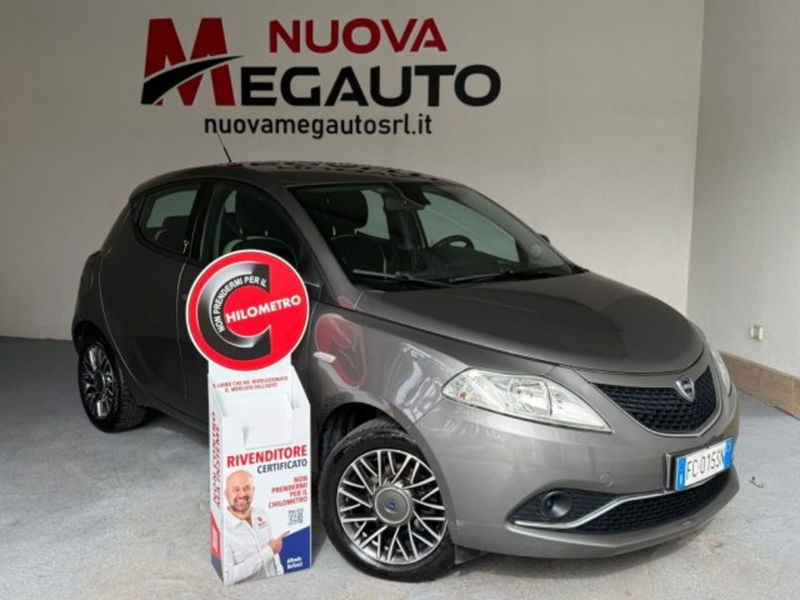 Lancia Ypsilon 1.2 69 CV 5 porte Gold