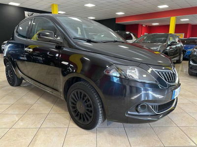 Lancia Ypsilon 1.0 FireFly 5 porte S&S Hybrid Gold Plus usata