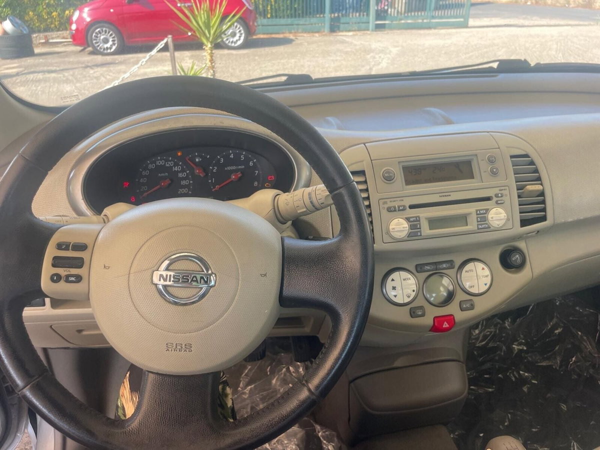 Nissan Micra 1.0 16V 5 porte Visia (5)
