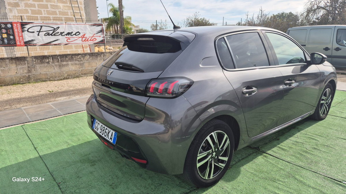 Peugeot 208 PureTech 100 Stop&Start EAT8 5 porte GT Pack (4)