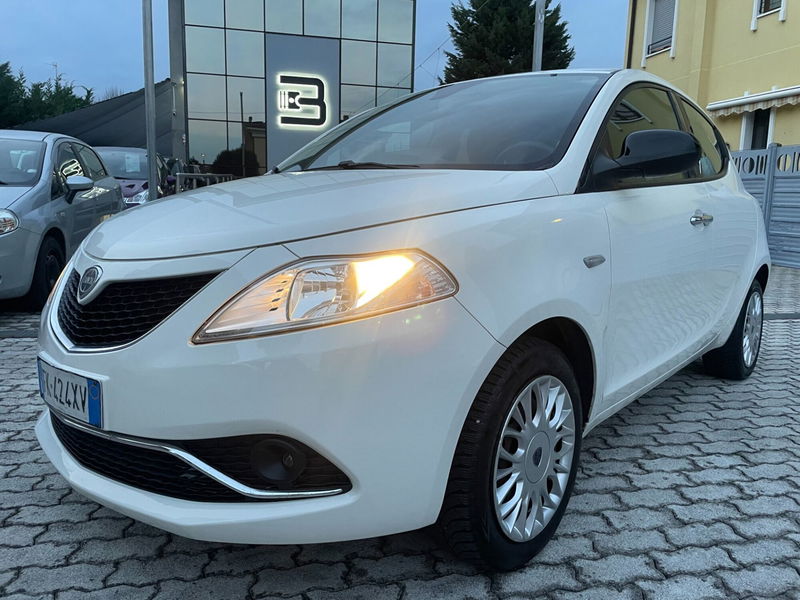 Lancia Ypsilon 1.2 69 CV Platinum