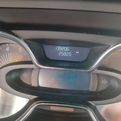Renault Captur dCi 8V 90 CV Start&Stop Energy Iconic (13)