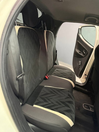 Lancia Ypsilon 1.3 MJT 16V 95 CV 5 porte S&S Elle (14)