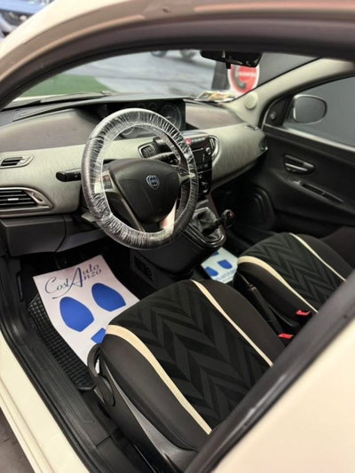 Lancia Ypsilon 1.3 MJT 16V 95 CV 5 porte S&S Elle (8)