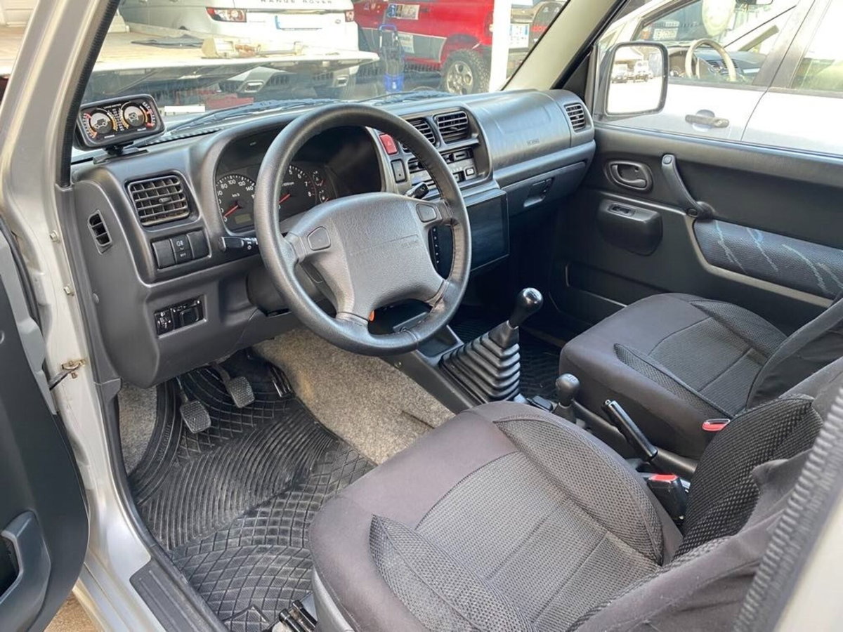 Suzuki Jimny 1.3i 16V cat 4WD JLX (10)