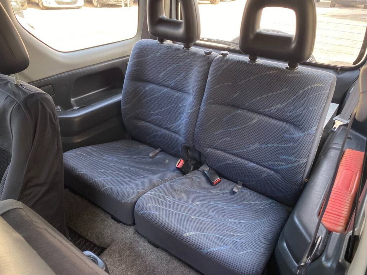 Suzuki Jimny 1.3i 16V cat 4WD JLX (18)