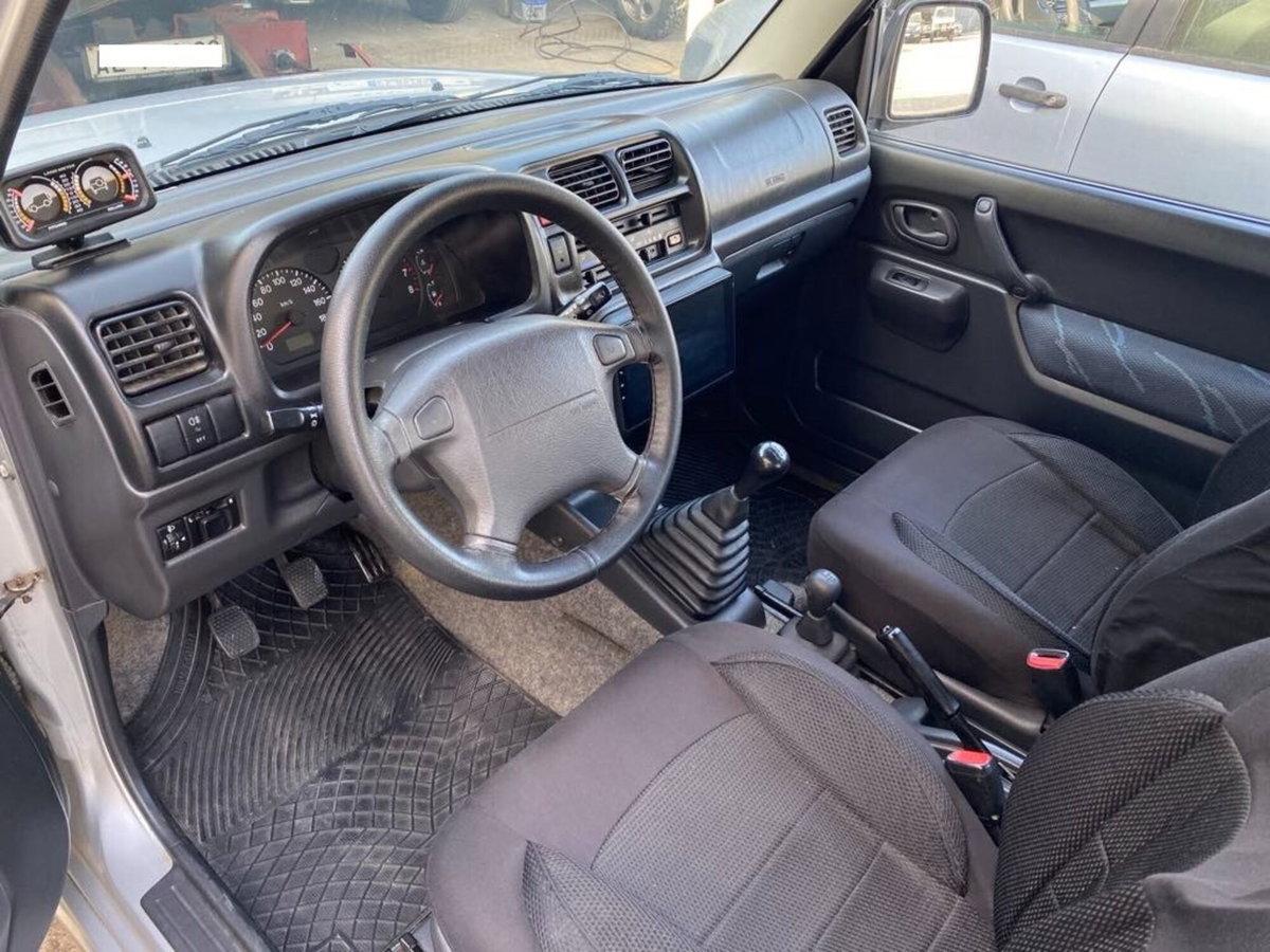 Suzuki Jimny 1.3i 16V cat 4WD JLX (20)