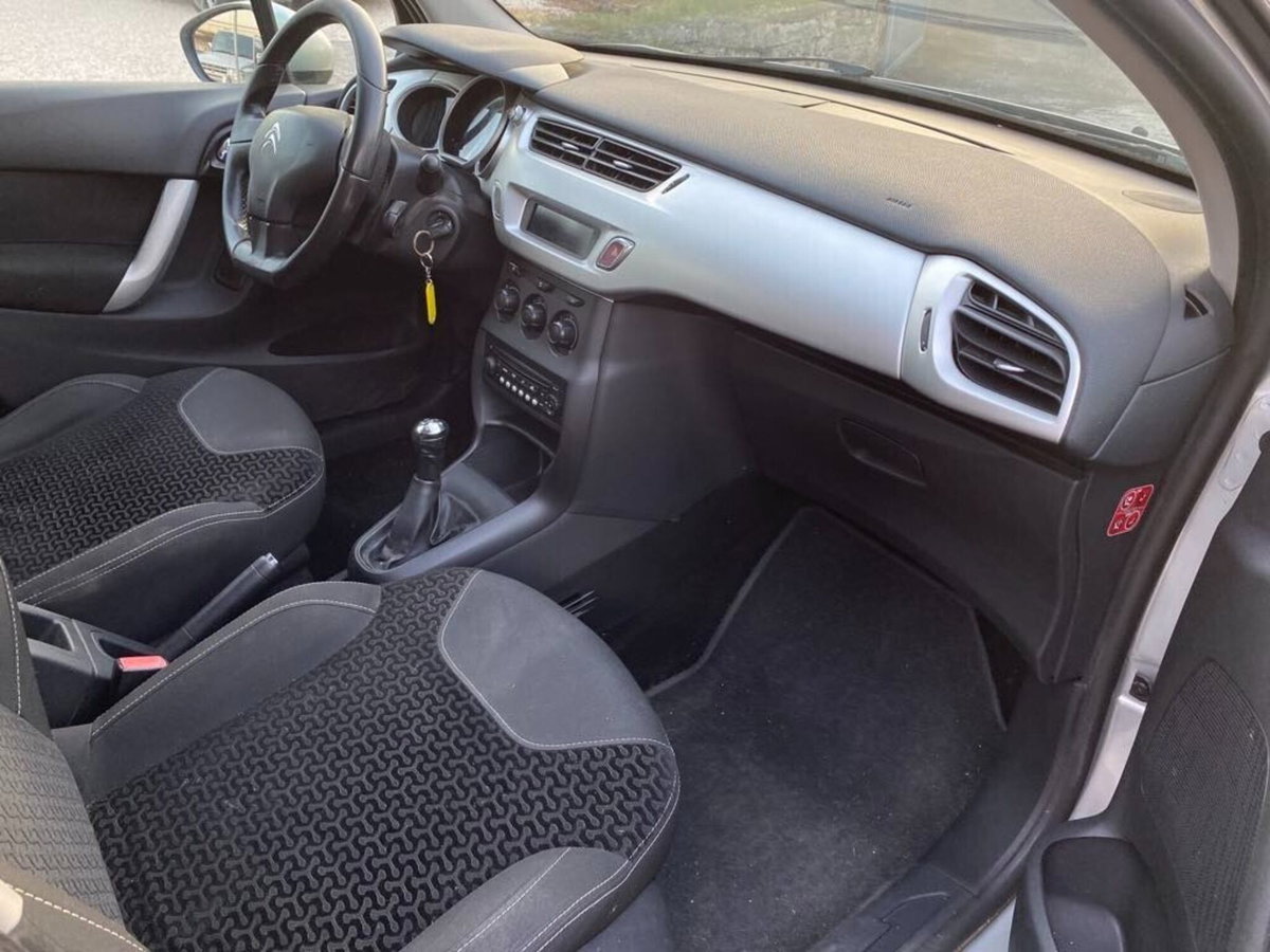 Citroen C3 1.4 HDi 70CV Exclusive (12)
