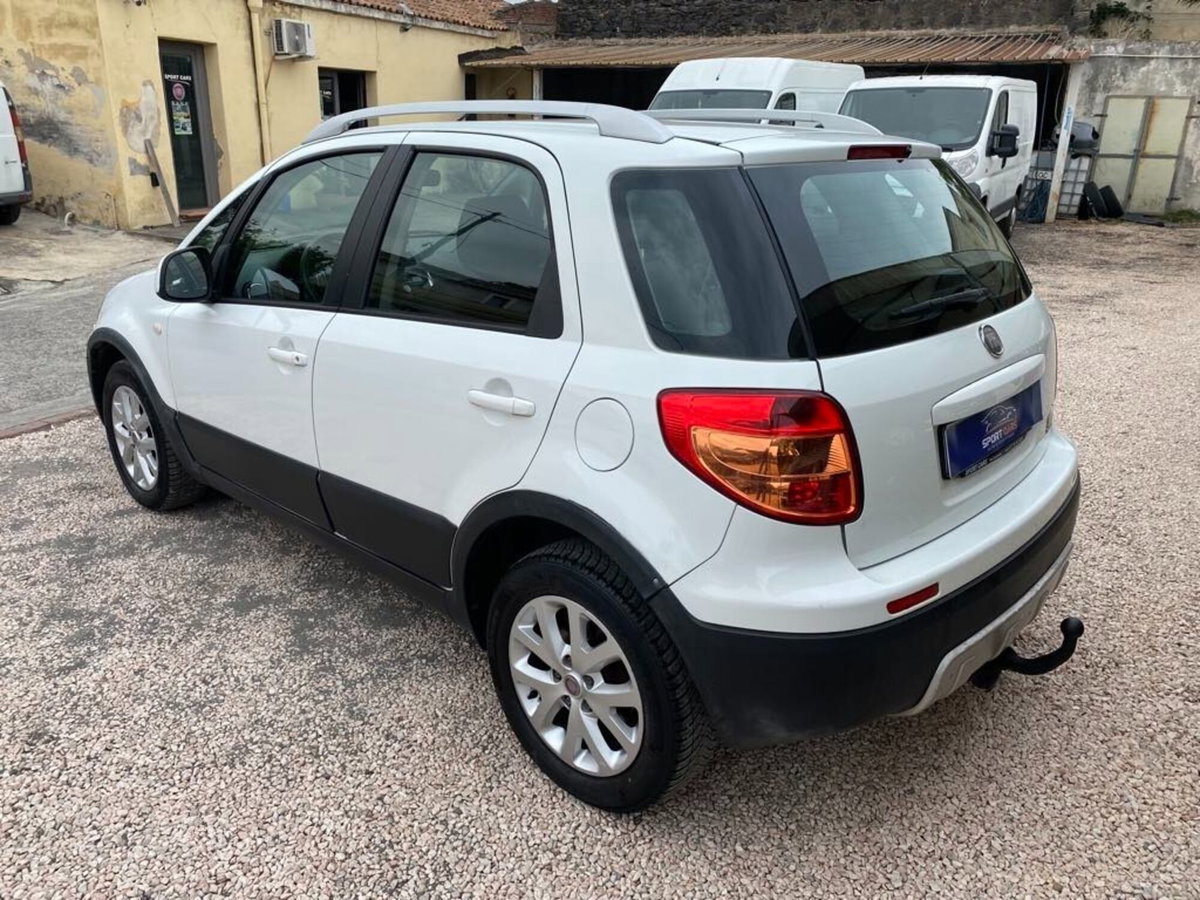 Fiat Sedici 2.0 MJT 16V DPF 4x4 Emotion (7)