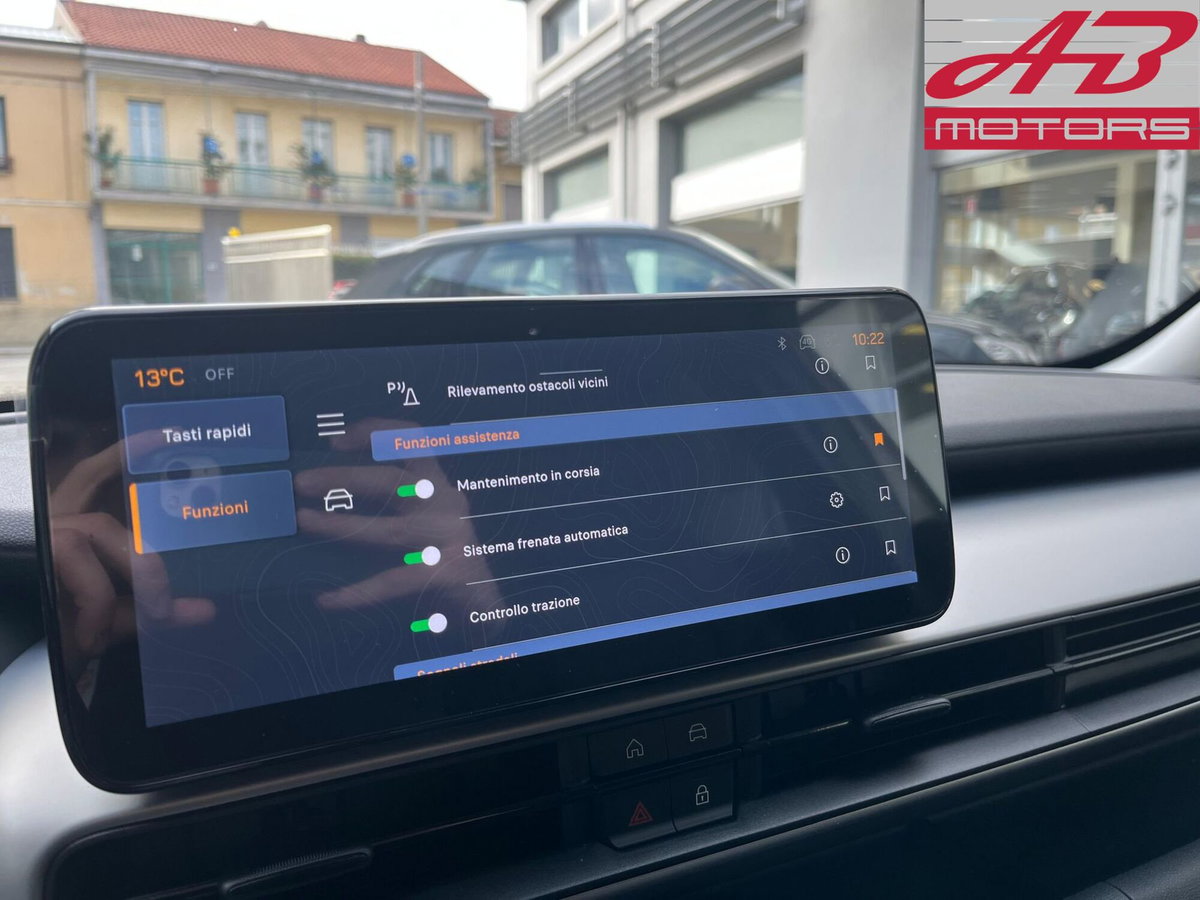 Jeep Avenger 1.2 turbo Summit fwd 100cv (19)