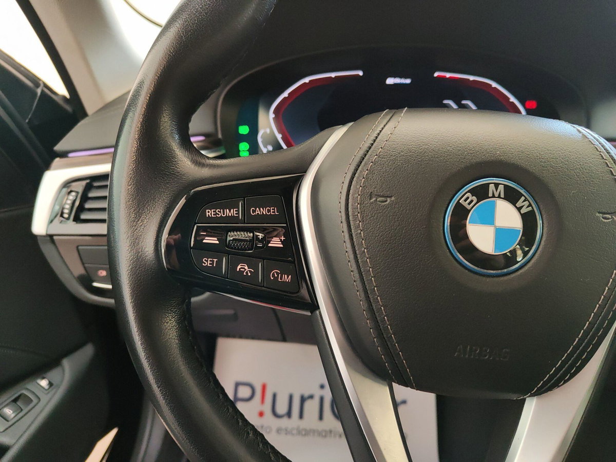 BMW Serie 5 Touring 530e xDrive  Luxury (18)