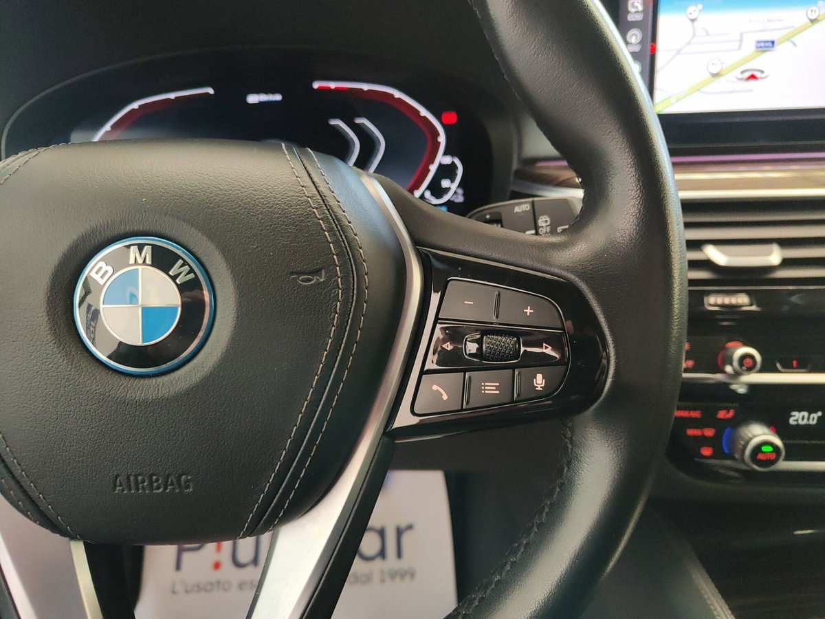BMW Serie 5 Touring 530e xDrive  Luxury (20)