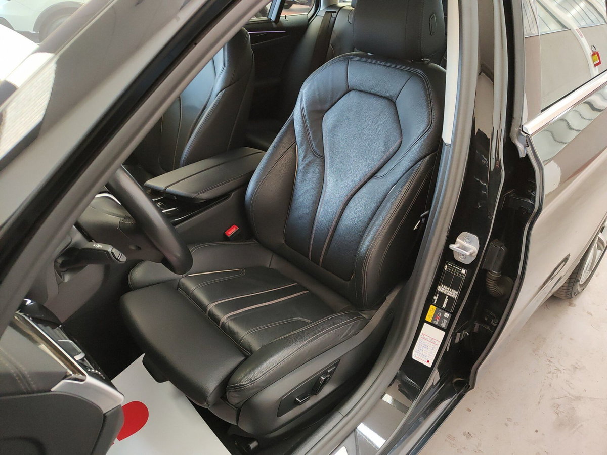 BMW Serie 5 Touring 530e xDrive  Luxury (4)