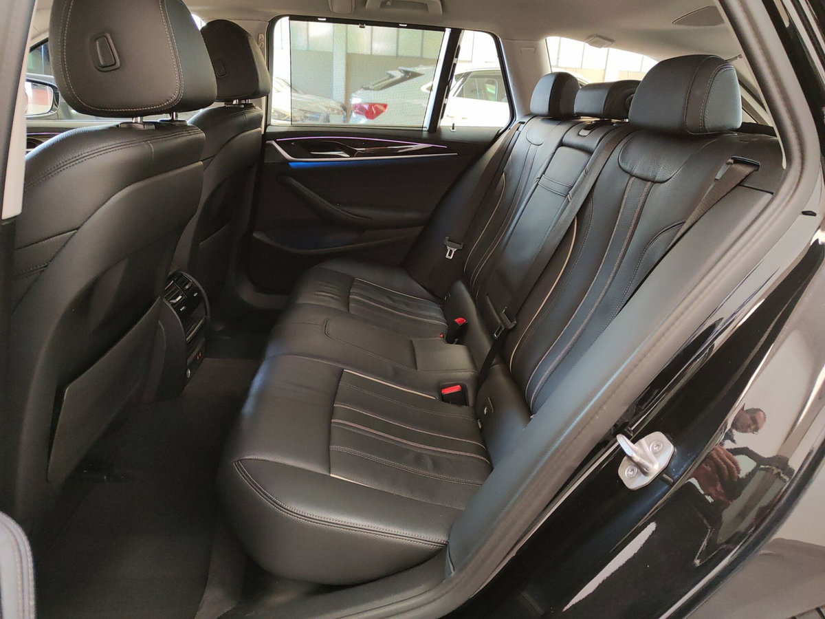BMW Serie 5 Touring 530e xDrive  Luxury (6)