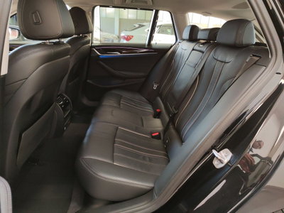 BMW Serie 5 Touring 530e xDrive  Luxury (6)