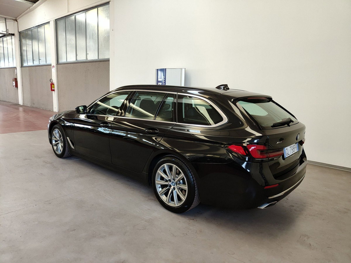 BMW Serie 5 Touring 530e xDrive  Luxury (9)