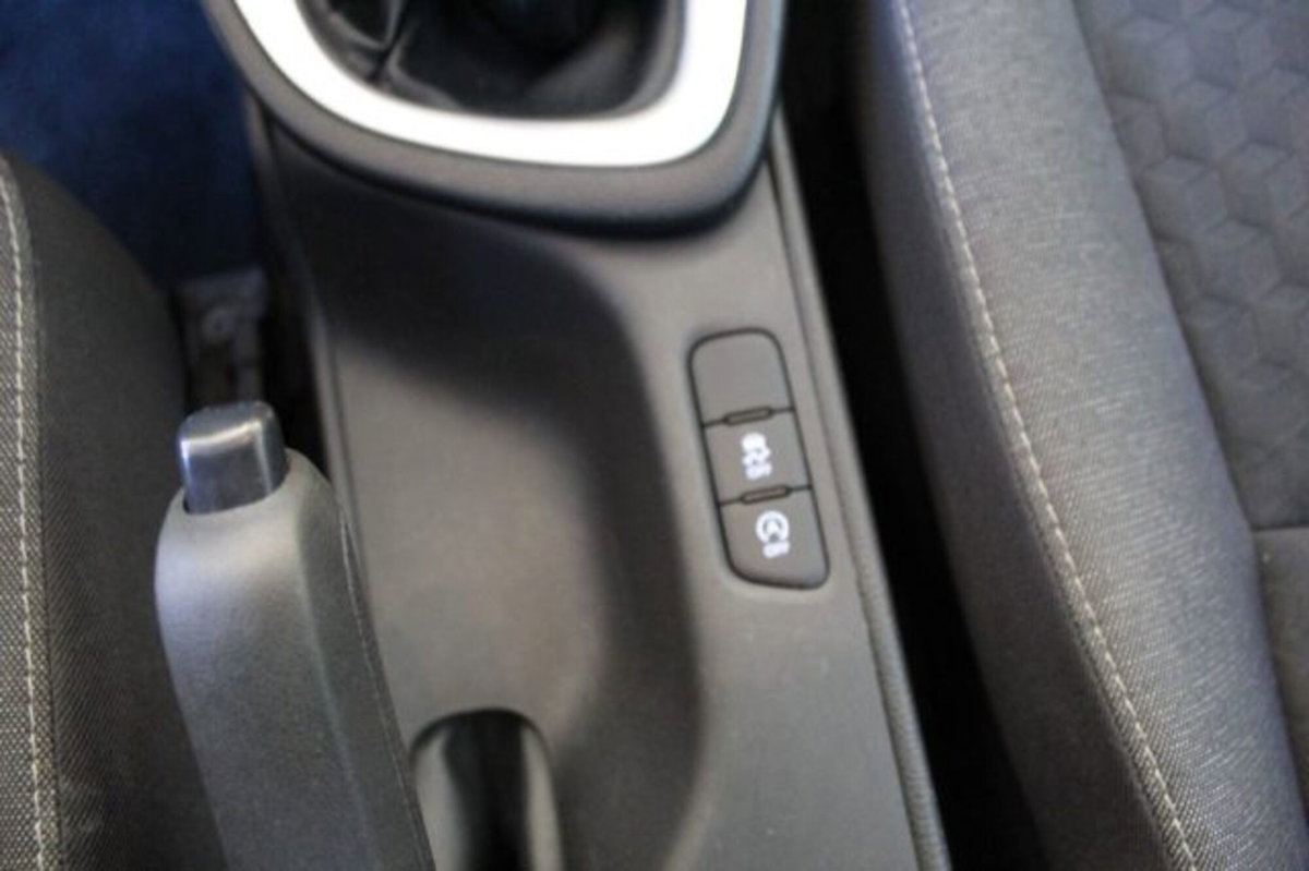 Toyota Yaris 1.0 5 porte Trend (12)