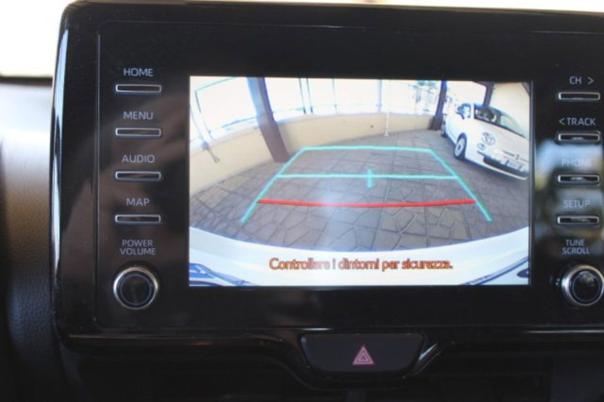 Toyota Yaris 1.0 5 porte Trend (13)