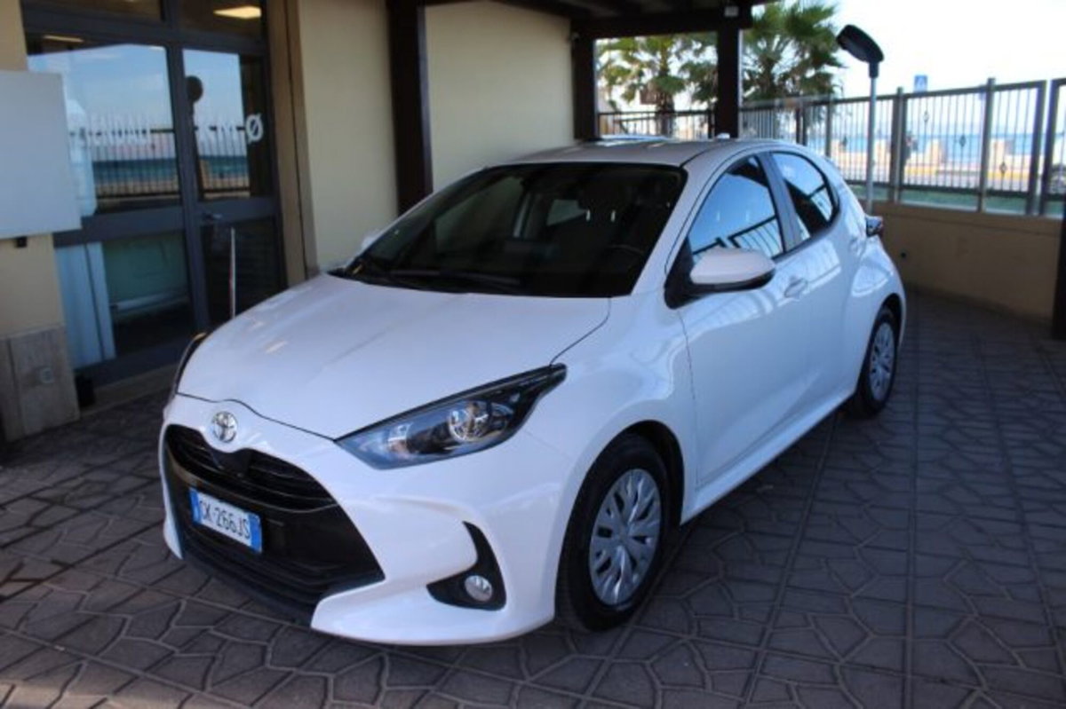 Toyota Yaris 1.0 5 porte Trend (2)