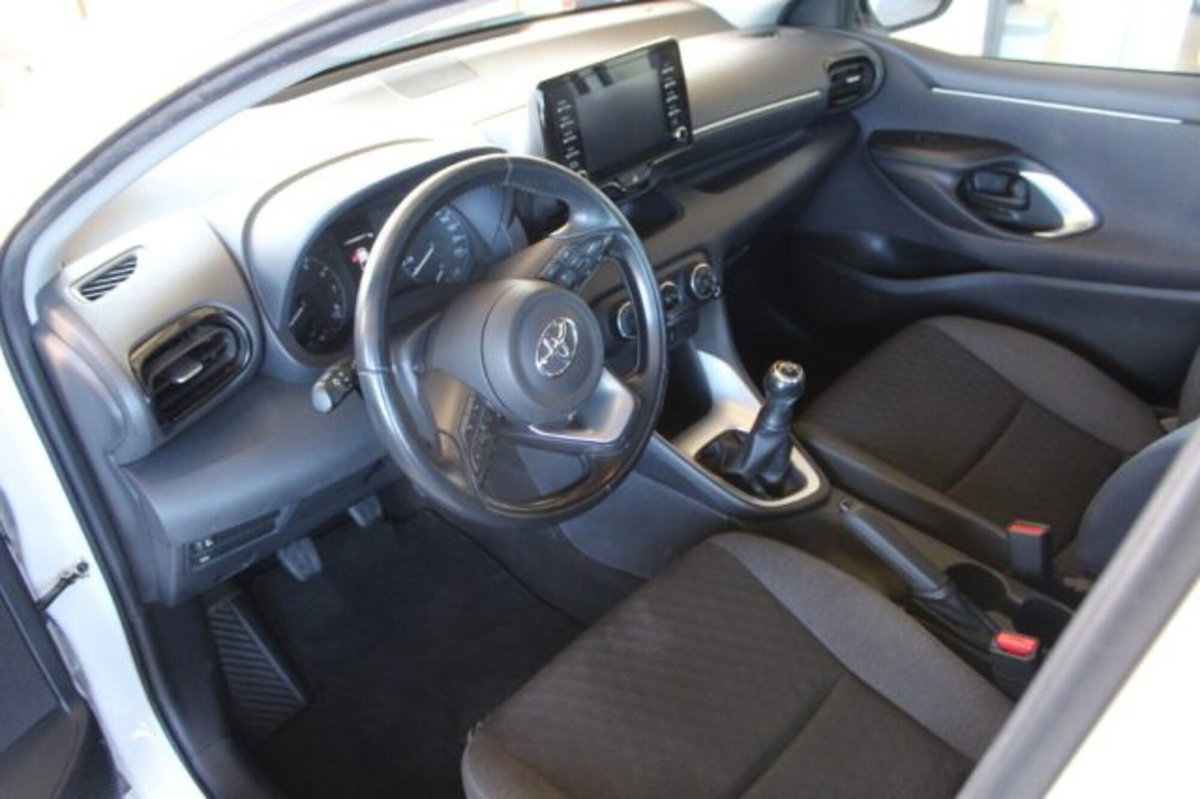 Toyota Yaris 1.0 5 porte Trend (7)