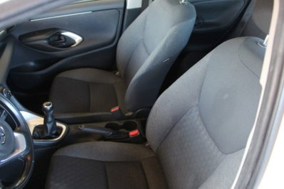 Toyota Yaris 1.0 5 porte Trend (8)